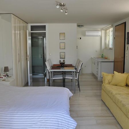 Cosy Studio With Garden / Individual Apartment Atény Exteriér fotografie